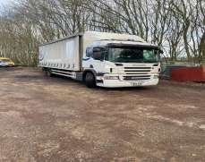 2011 Scania  P230. 4x2 18 Tons, Sleeper Cab, Manual gearbox, Curtain-side